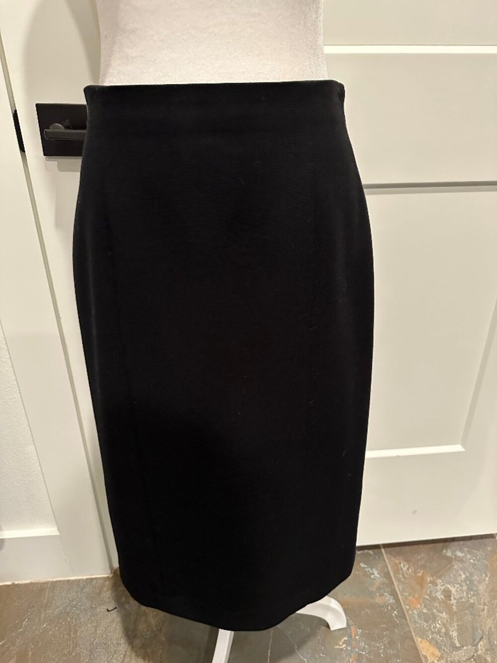 Talbots Size 4 Classic Pencil Skirt Black